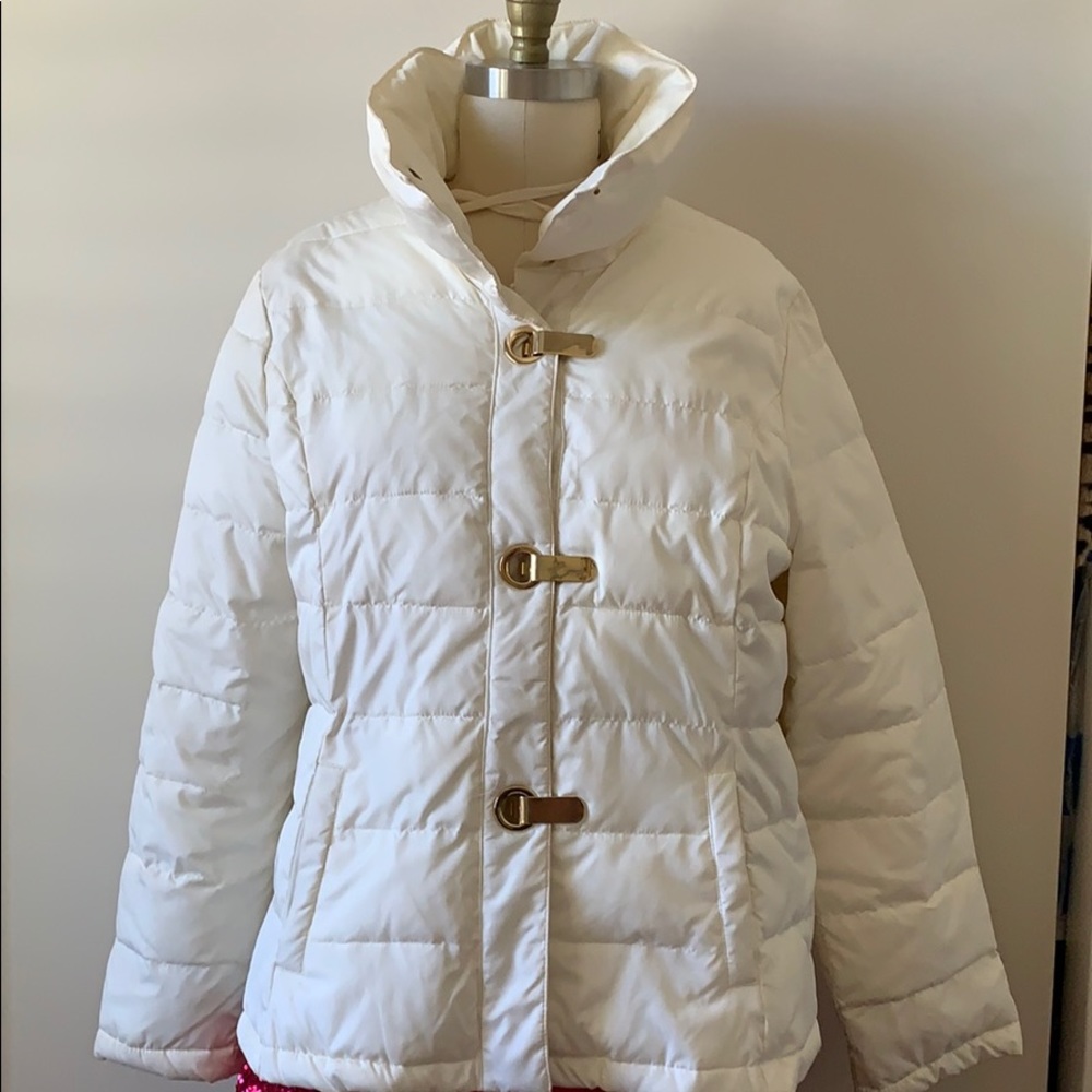 Cream women’s puffy jacket